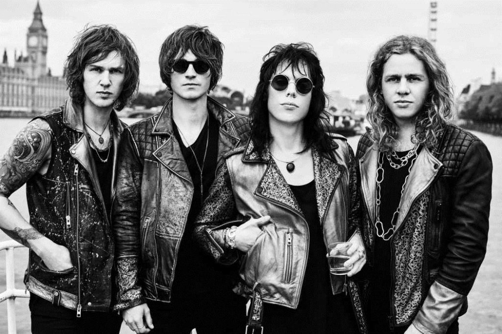 THE STRUTS