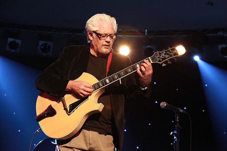 12481551-larry-coryell