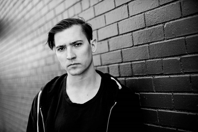 prurient-paralax-1