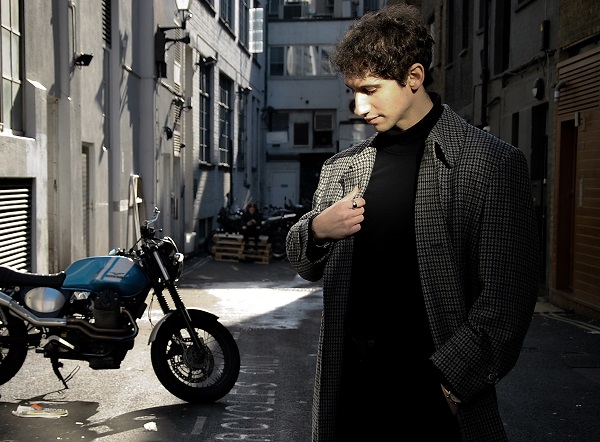 ale-cimi-moto-gialla
